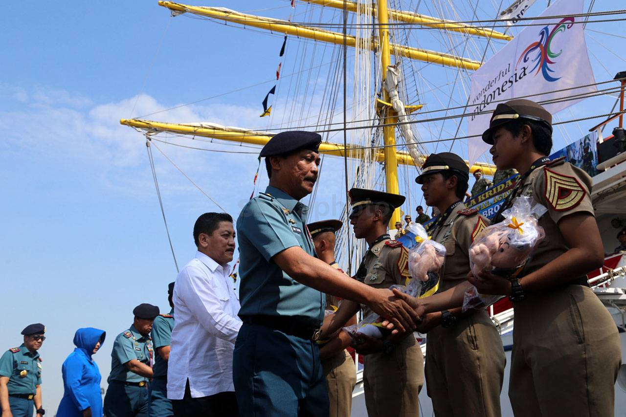 KRI Bima Suci Laksanakan...