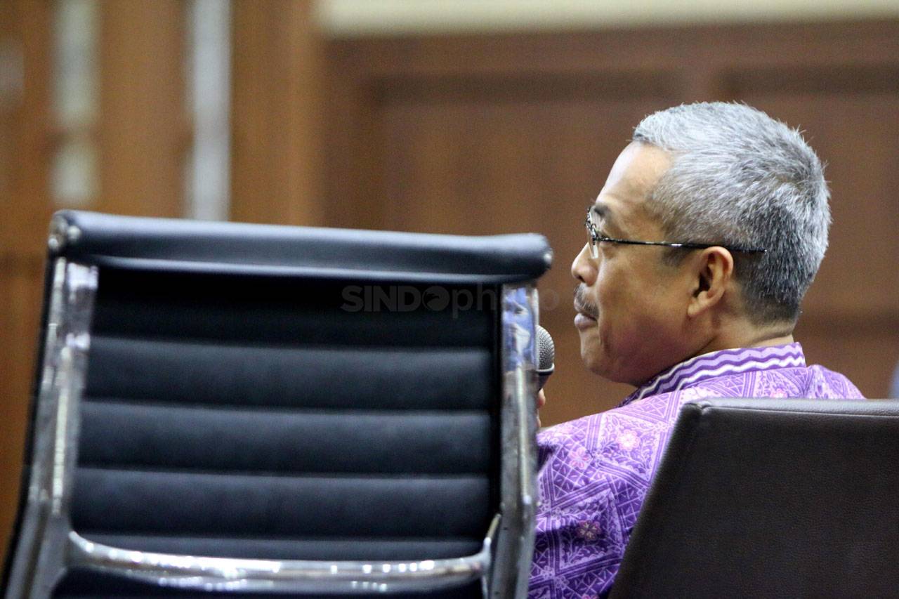 Tiga Direktur PLN Jadi...