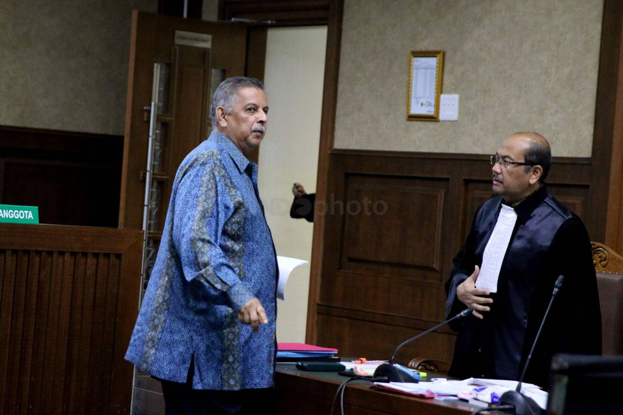 Tiga Direktur PLN Jadi...