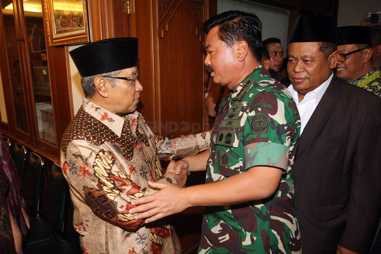 Panglima TNI Kunjungi...