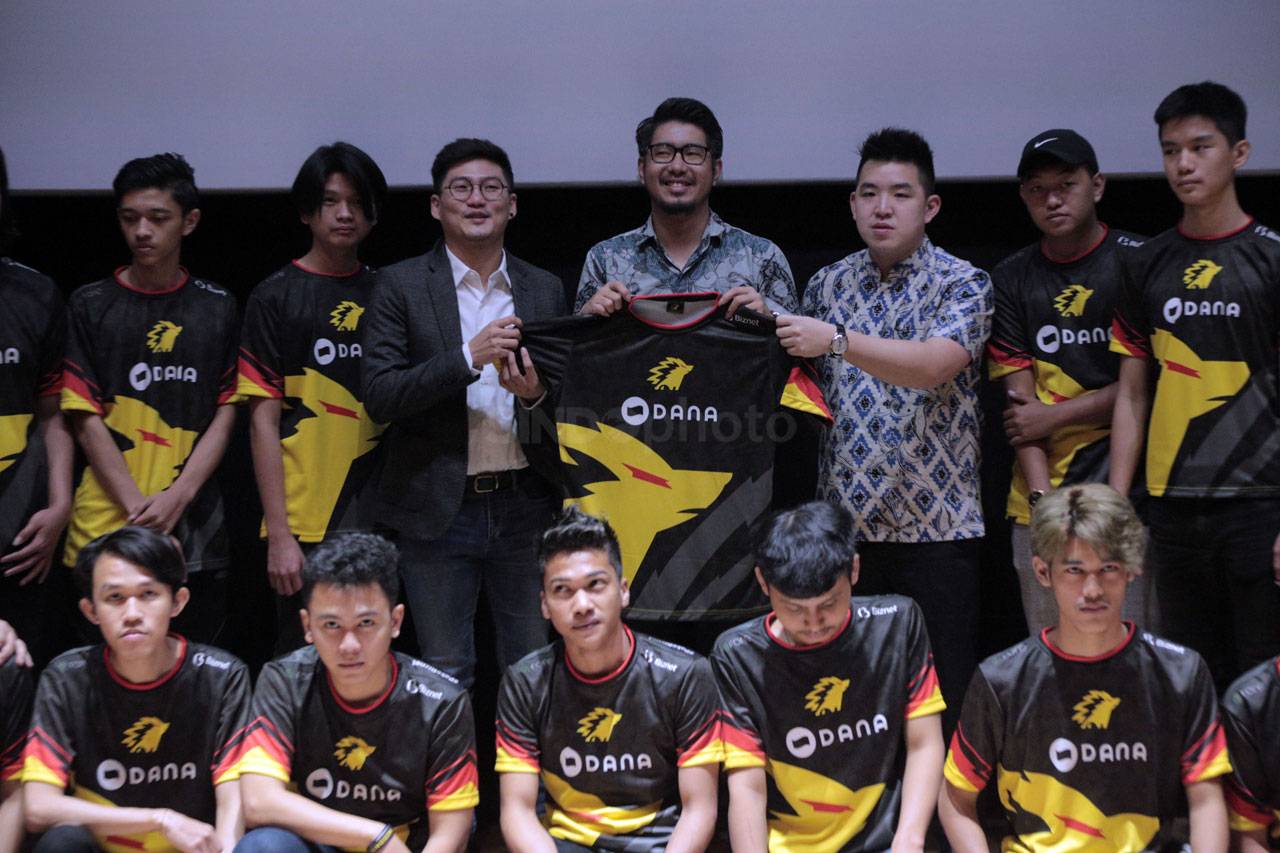 ONIC Esports Luncurkan...