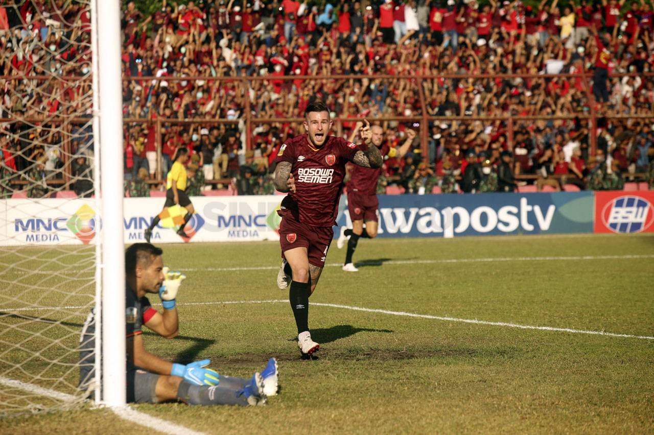 Bekuk Persija 2-0, PSM...