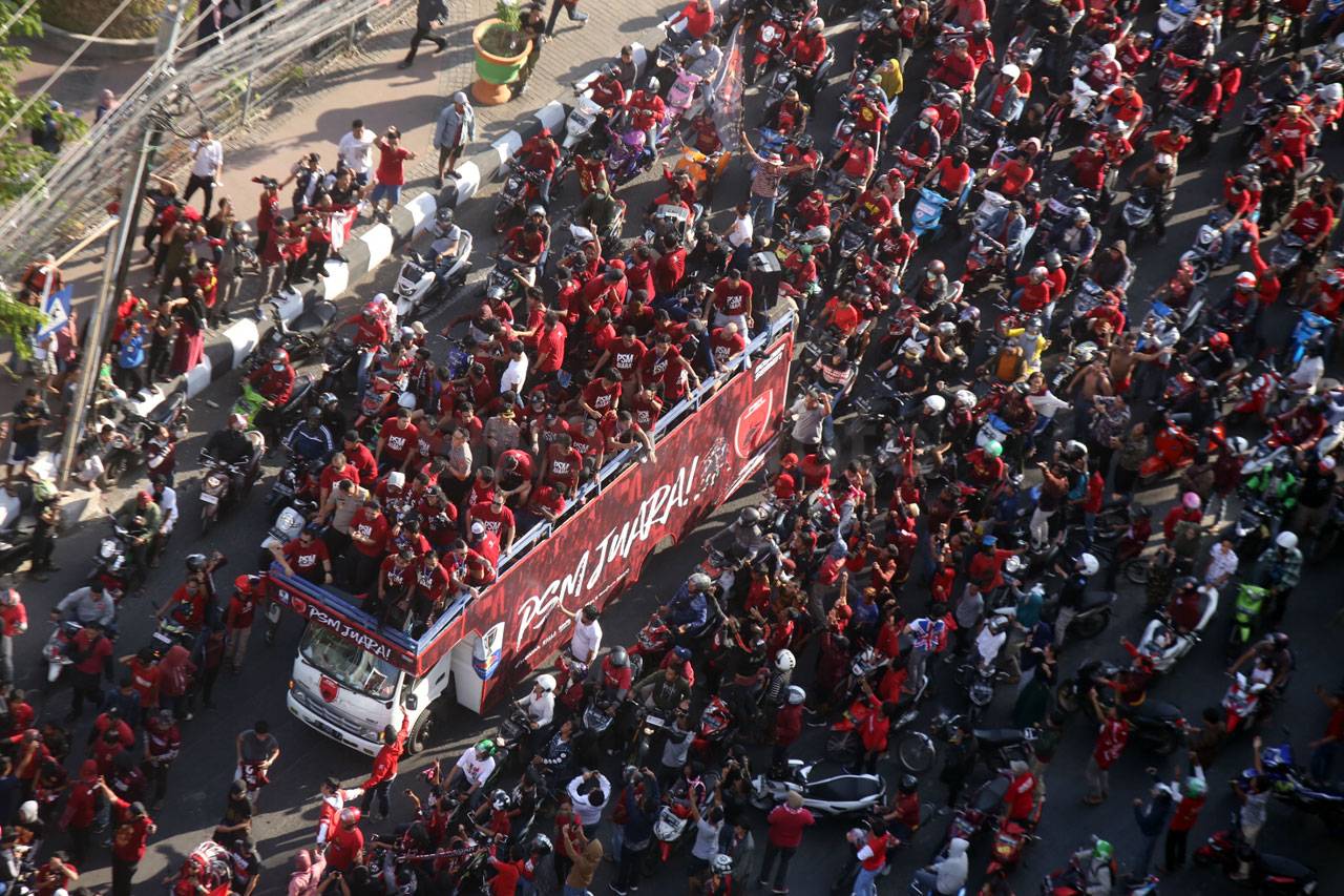 Ribuan Suporter PSM...