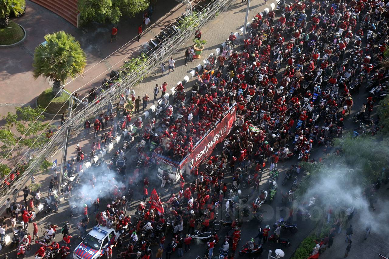 Ribuan Suporter PSM...
