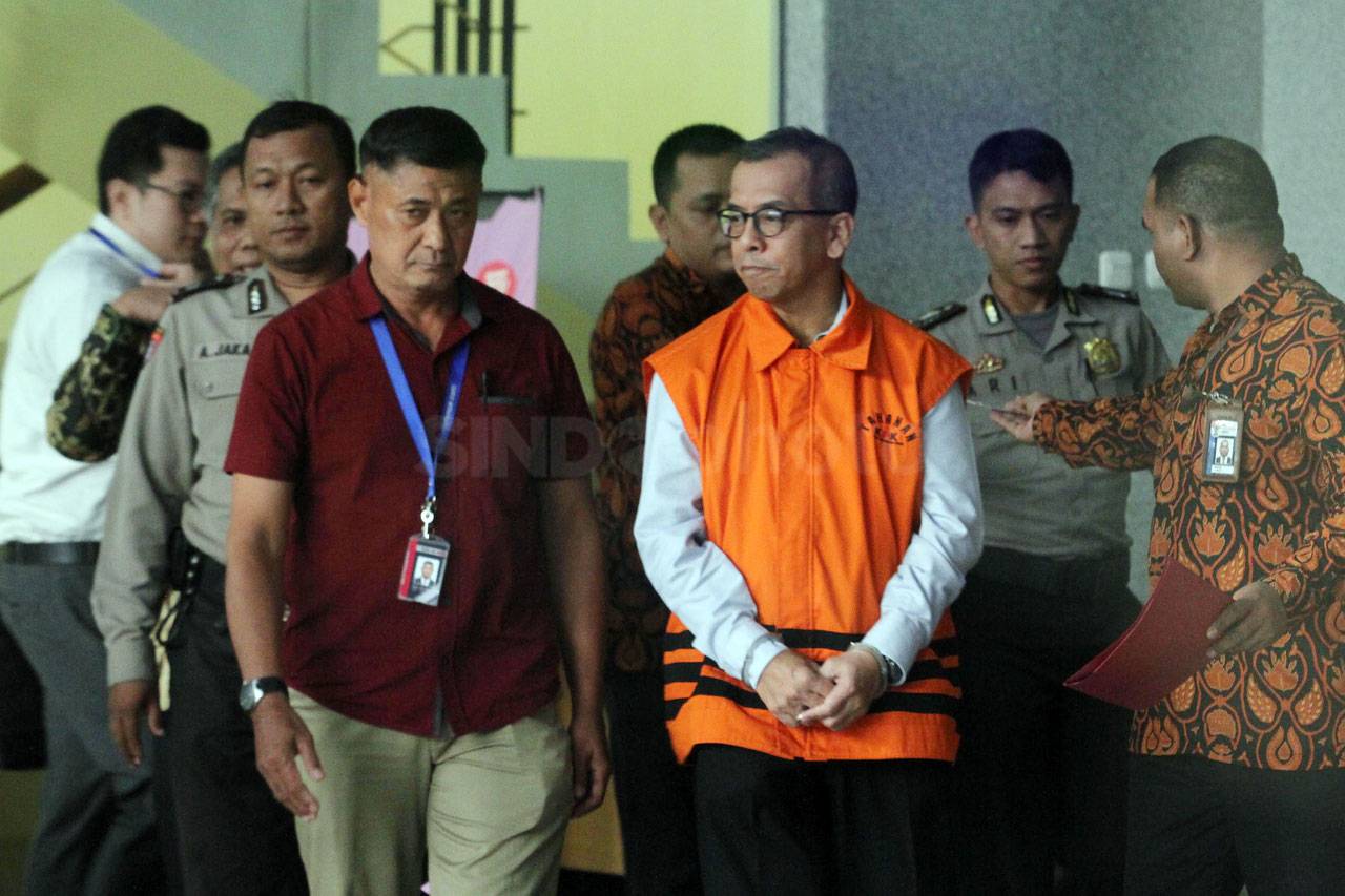 KPK Tahan Mantan Dirut...
