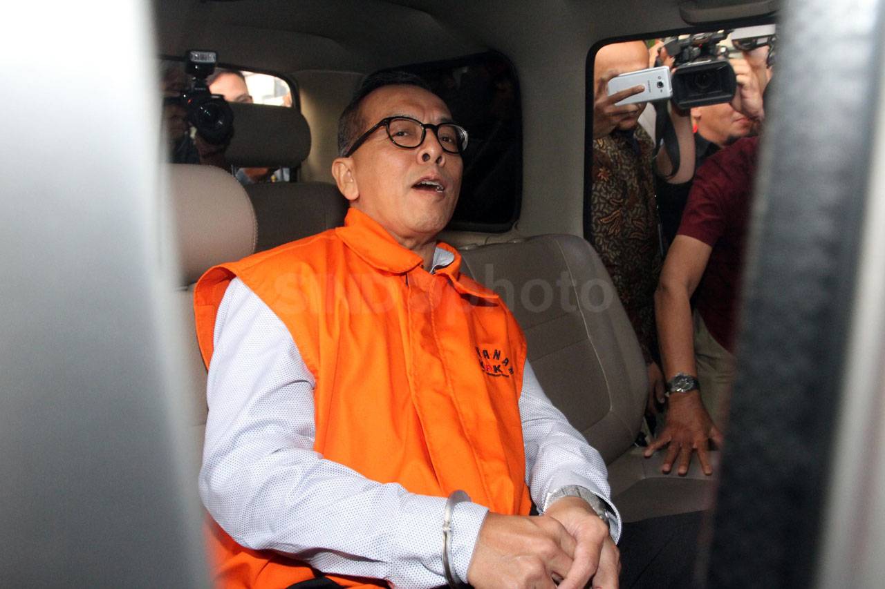KPK Tahan Mantan Dirut...