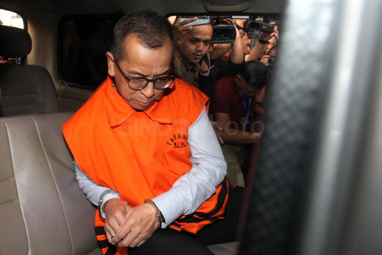 KPK Tahan Mantan Dirut...