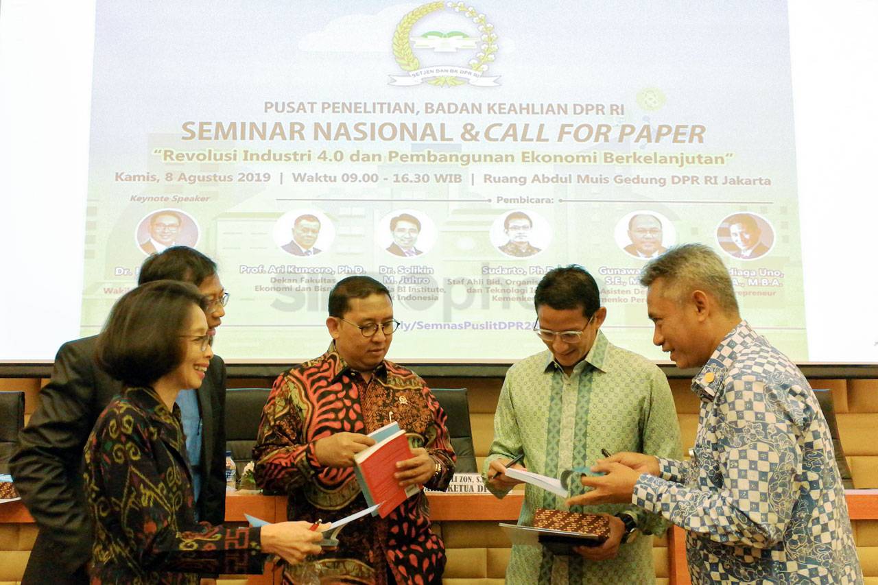 Seminar Revolusi Industri...