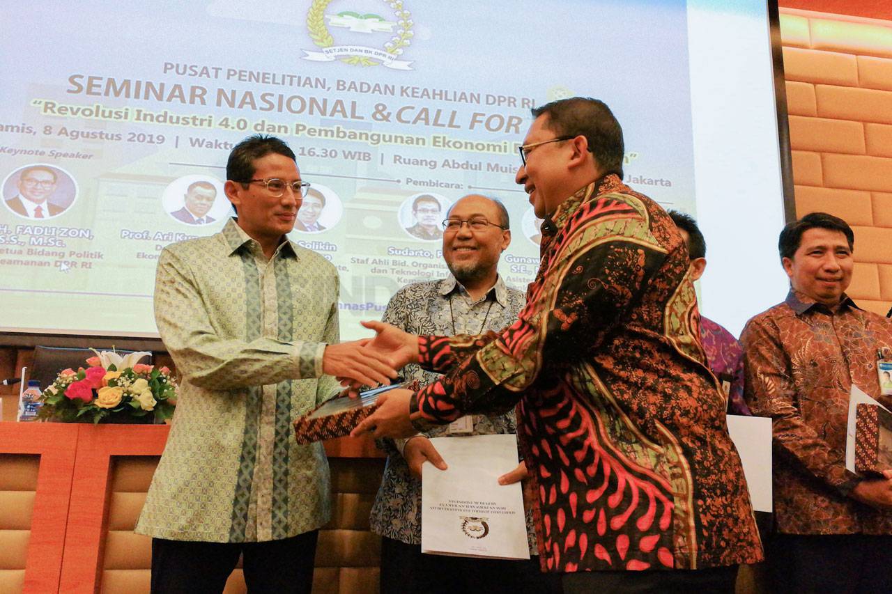 Seminar Revolusi Industri...