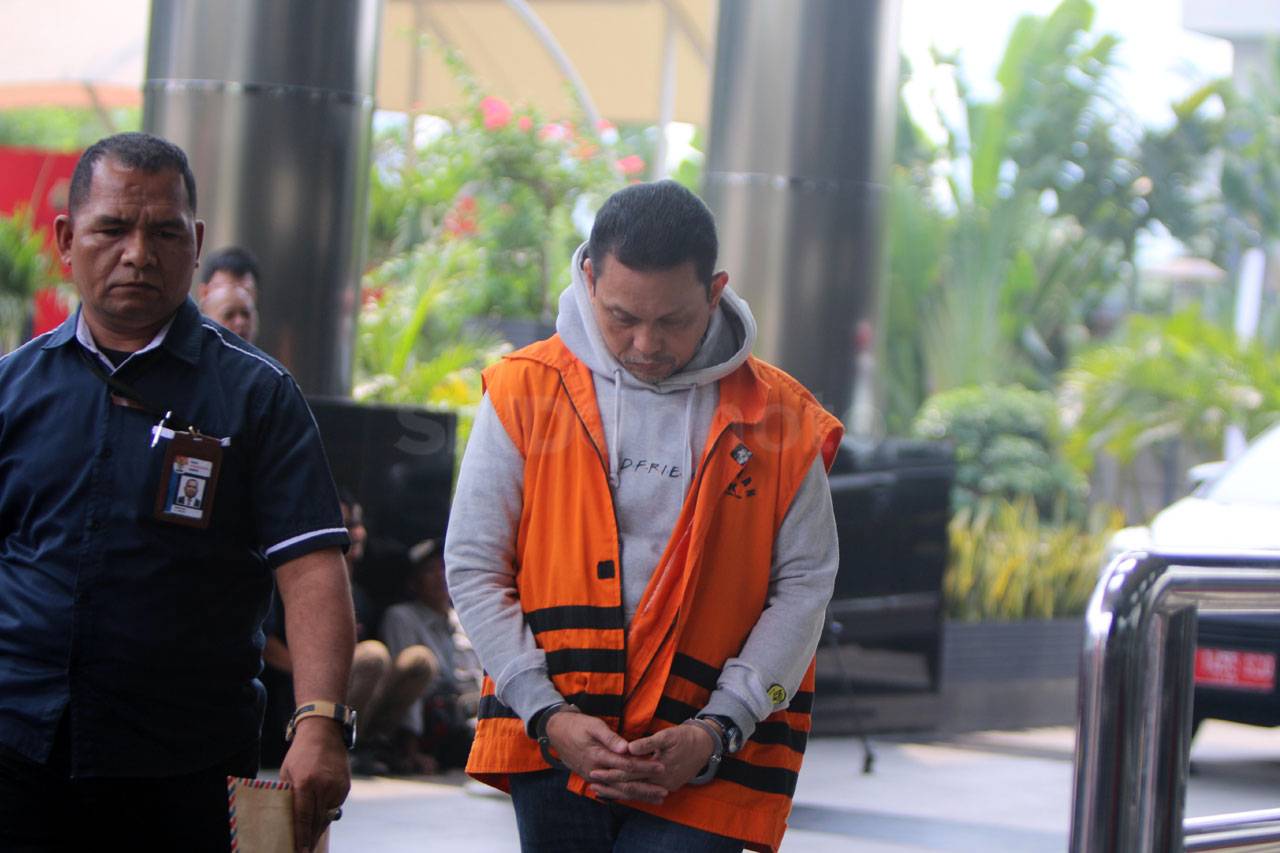 KPK Lanjutkan Pemeriksaan...
