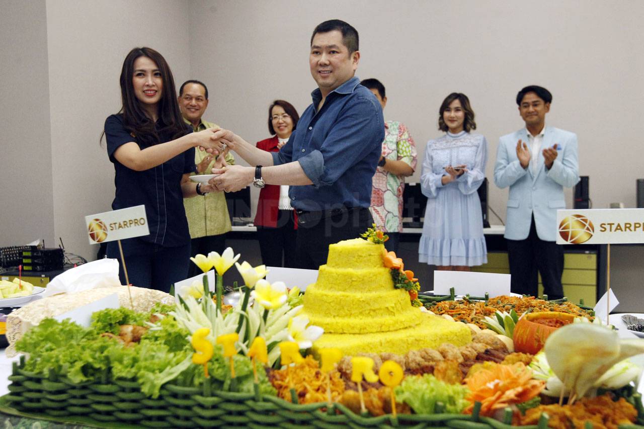 HT Resmikan Kantor Baru...