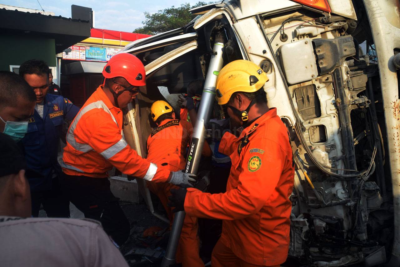 Proses Evakuasi Sopir...