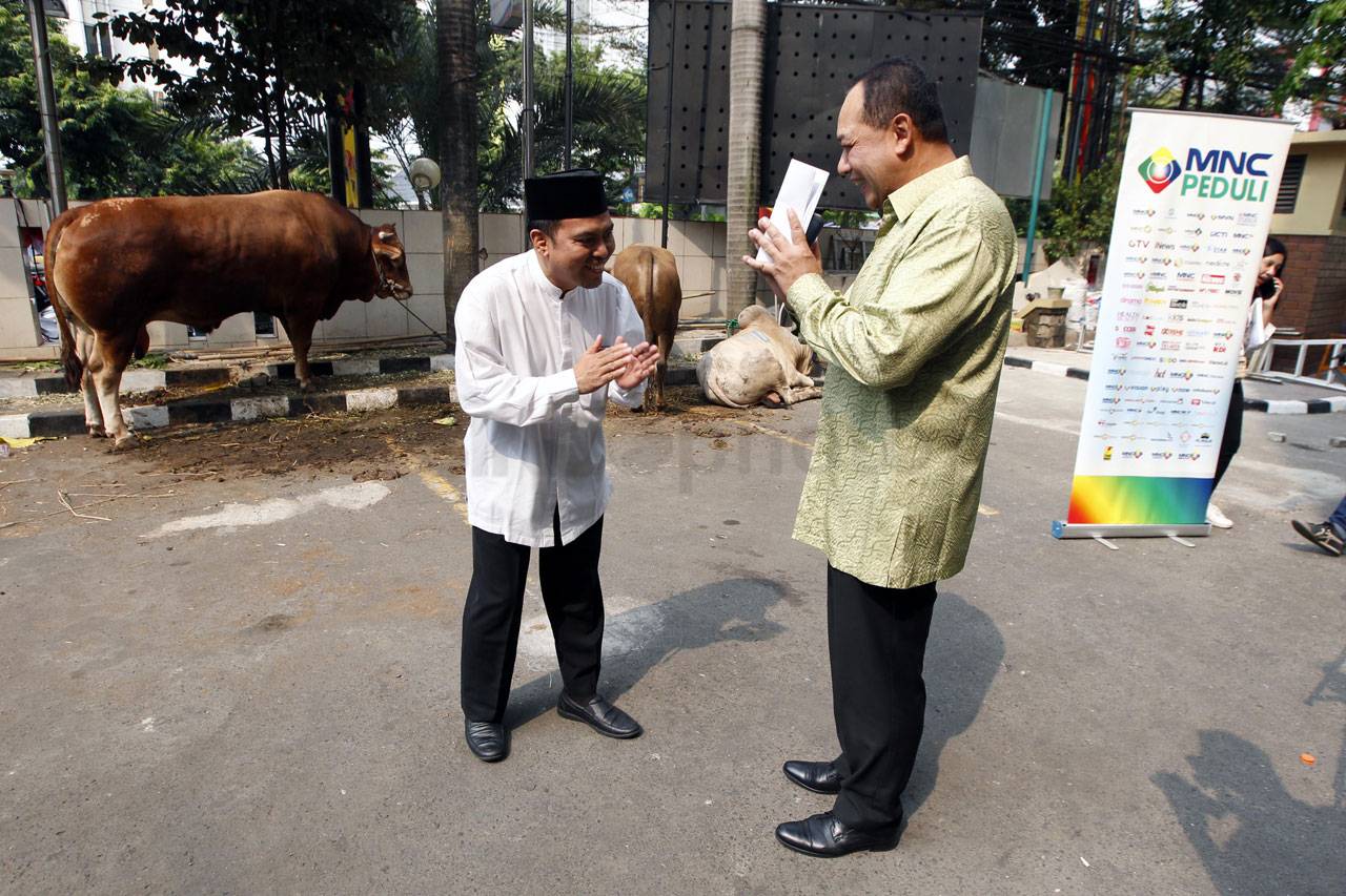 MNC Peduli Serahkan...