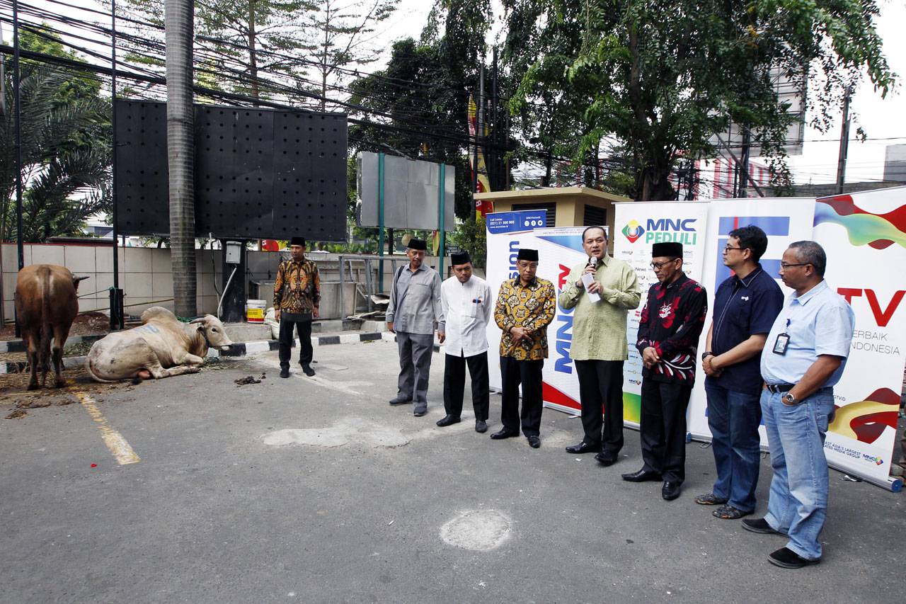 MNC Peduli Serahkan...