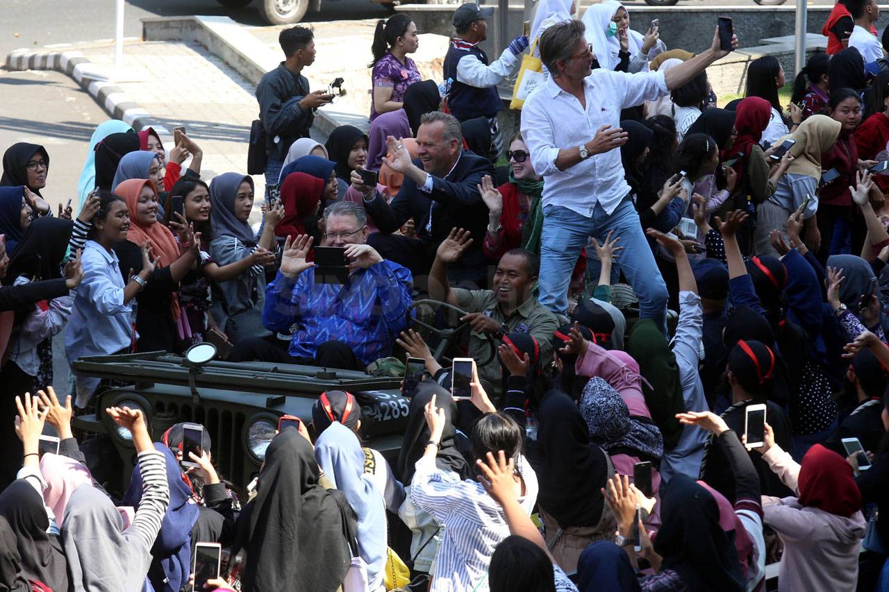 Warga Surabaya Antusias...