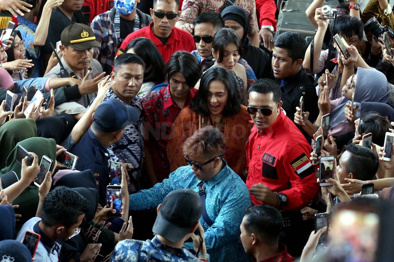 Warga Surabaya Antusias...