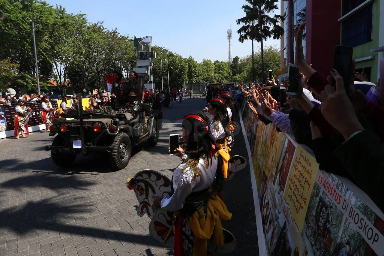 Warga Surabaya Antusias...