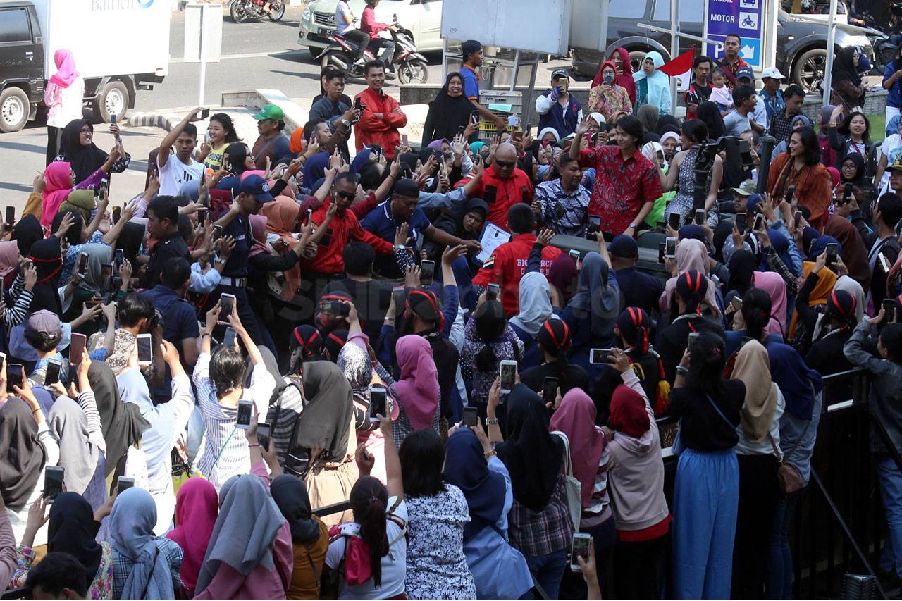 Warga Surabaya Antusias...
