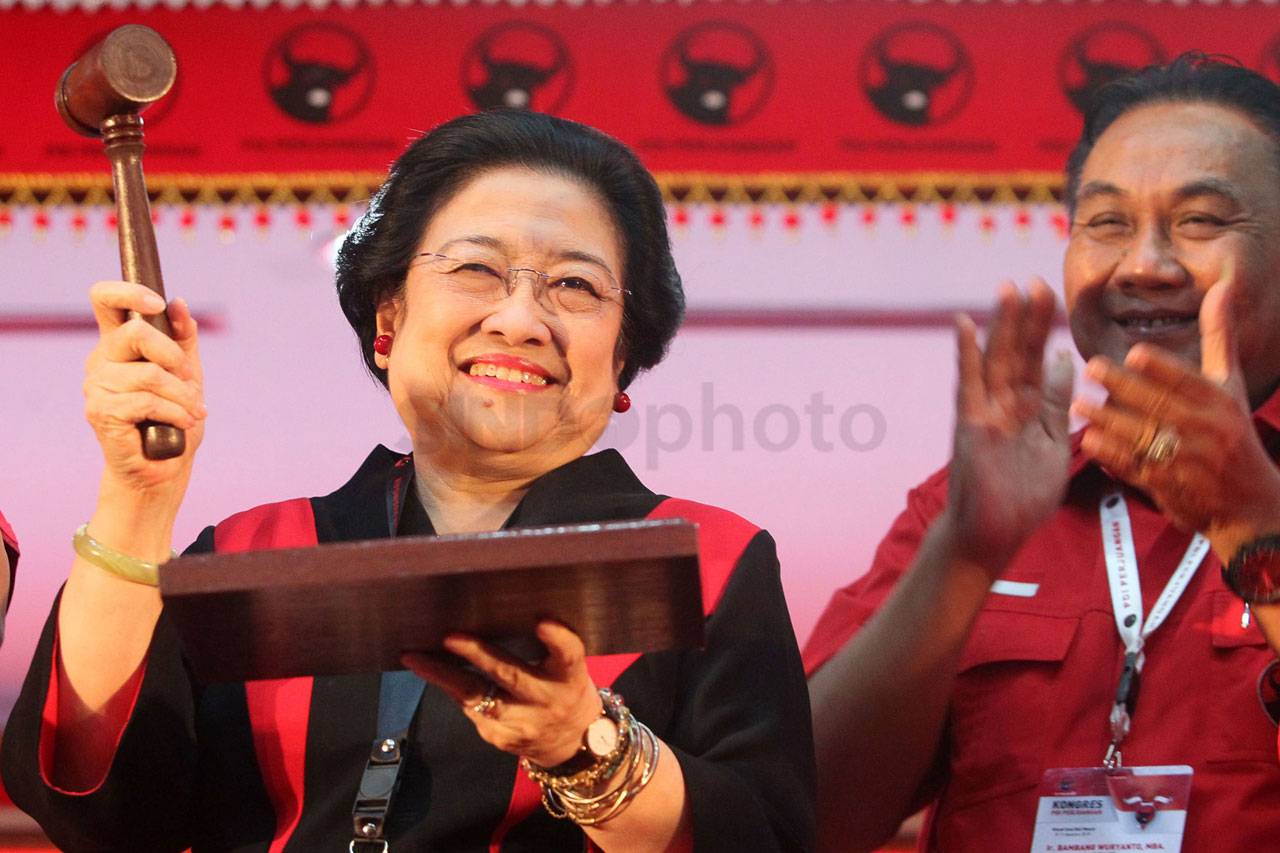 Megawati Lantik Pengurus...
