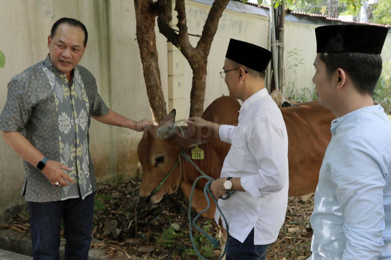 MNC Peduli Serahkan...