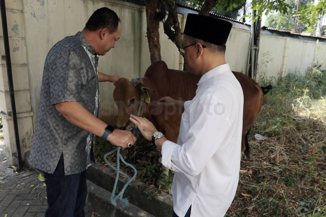 MNC Peduli Serahkan...