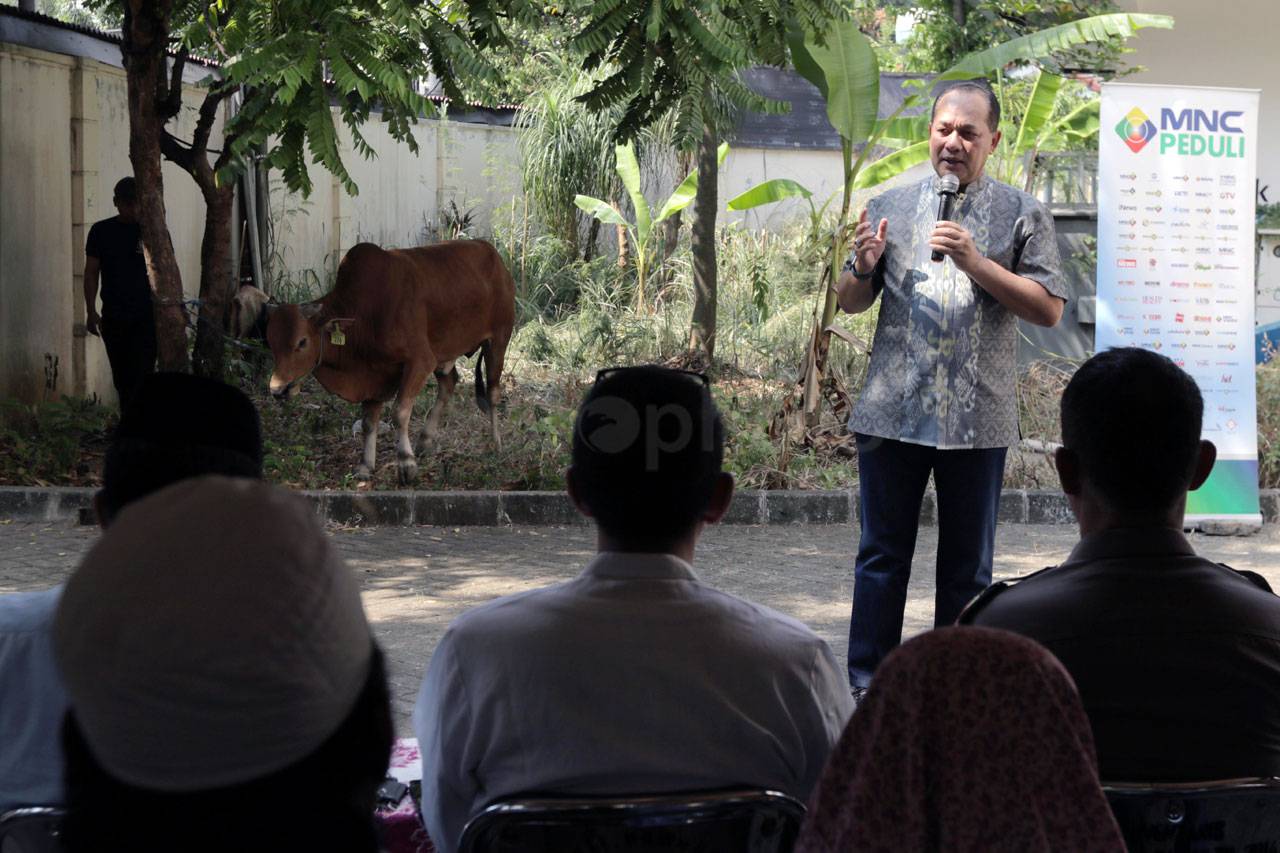 MNC Peduli Serahkan...