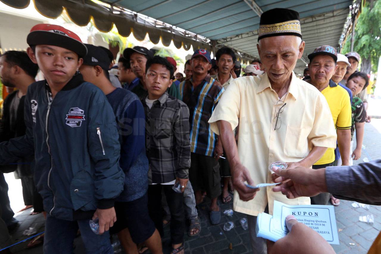 Ribuan Warga Antre Daging...