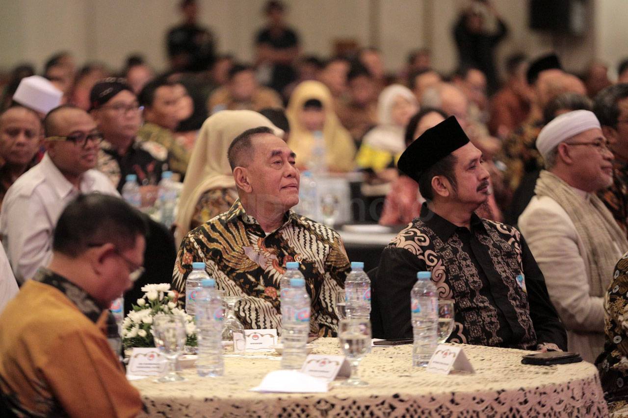 Menhan Hadiri Silaturahmi...