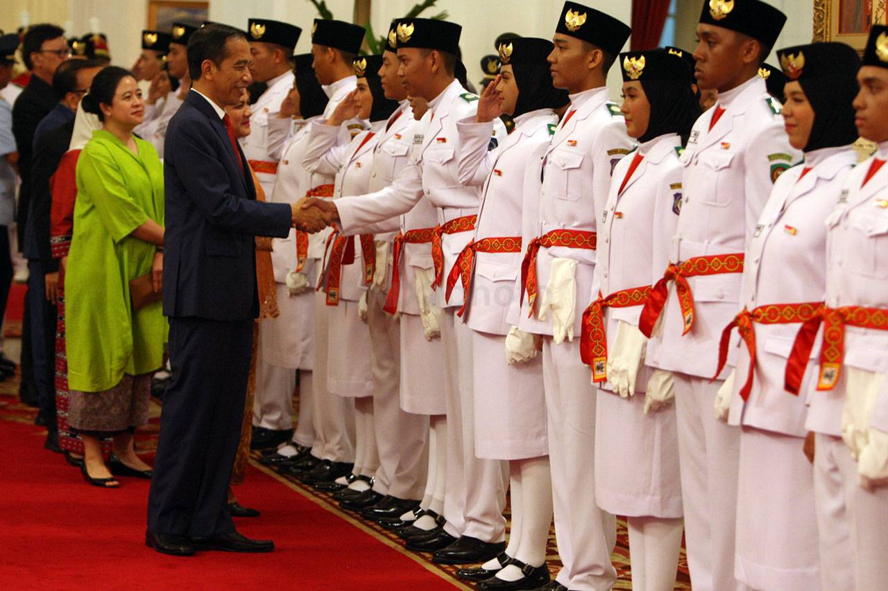 Presiden Jokowi Kukuhkan...