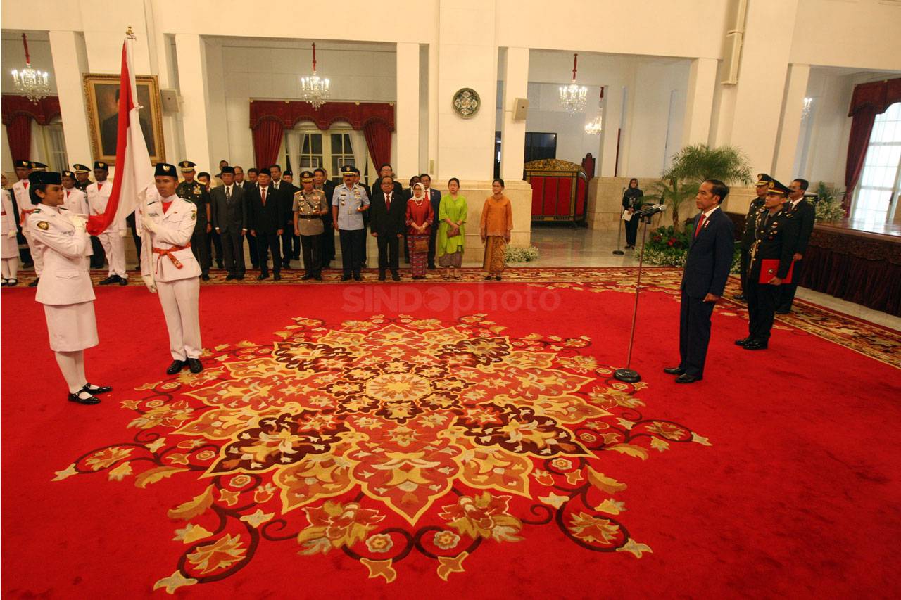 Presiden Jokowi Kukuhkan...