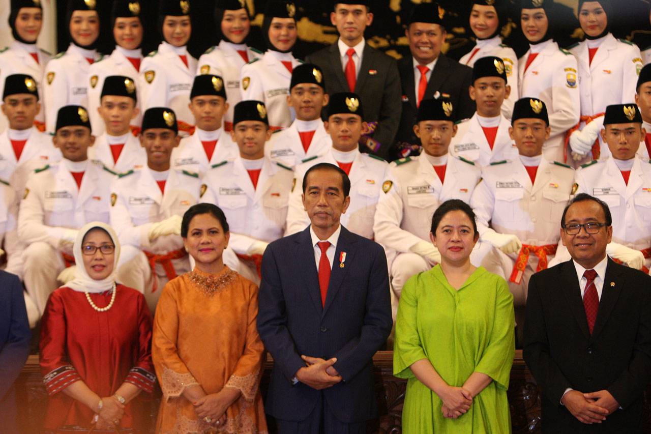 Presiden Jokowi Kukuhkan...