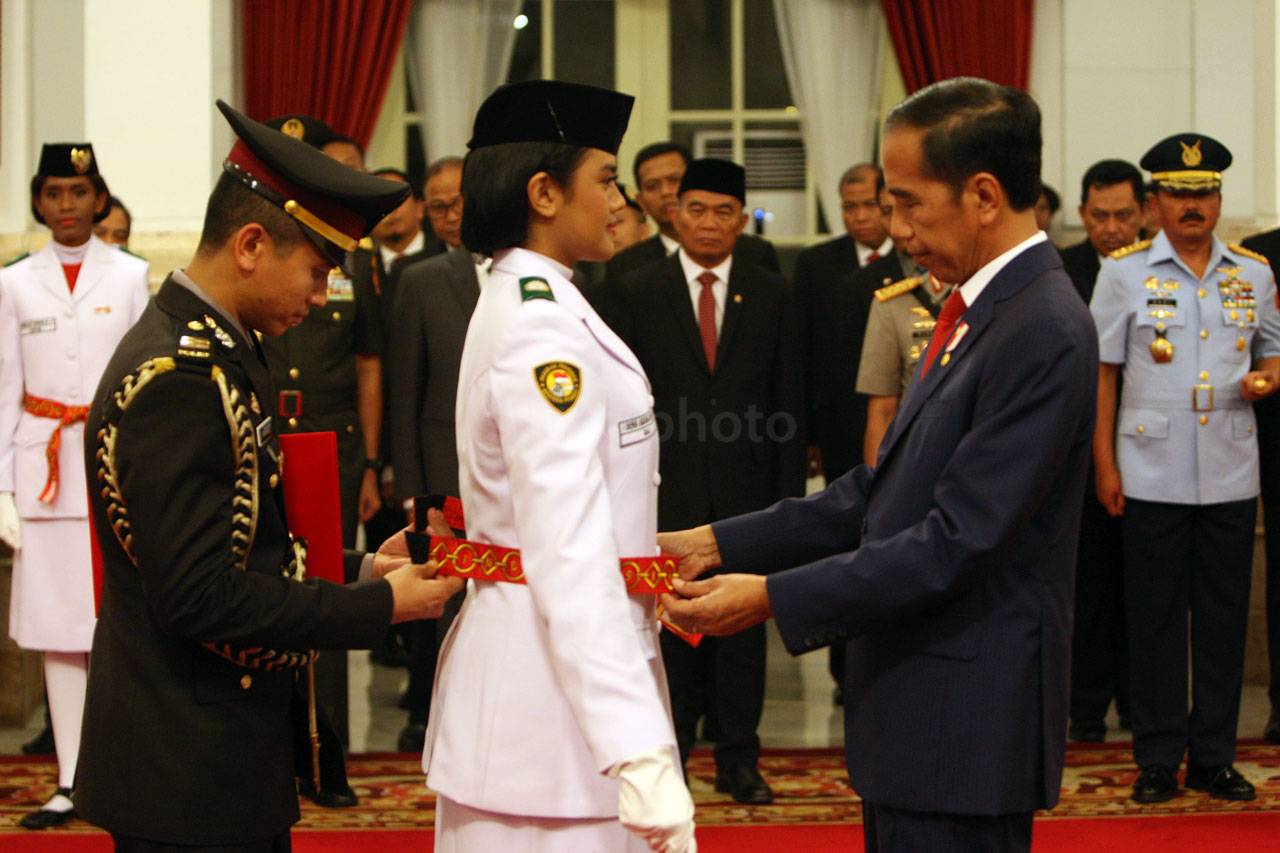 Presiden Jokowi Kukuhkan...
