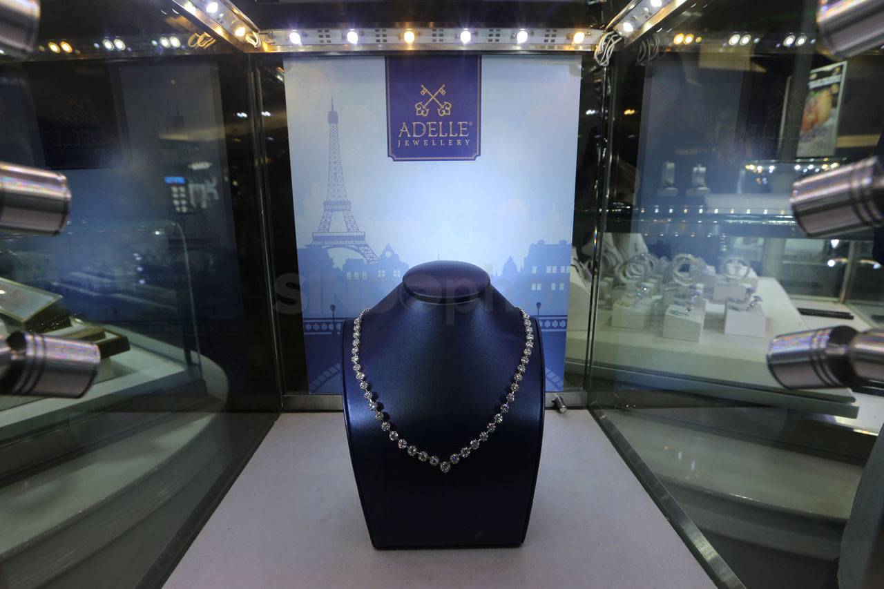 Adelle Jewellery Hadirkan...