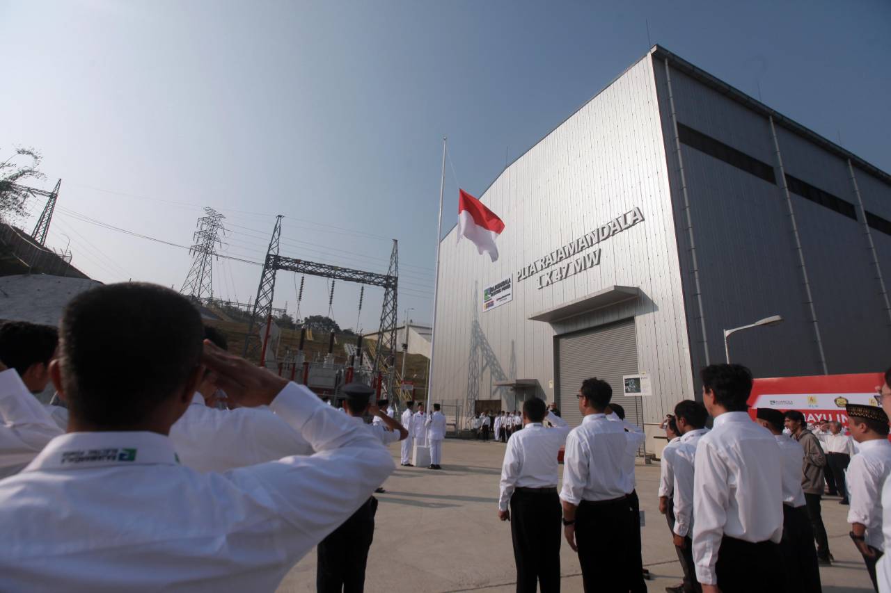 Upacara Bendera Peringatan...