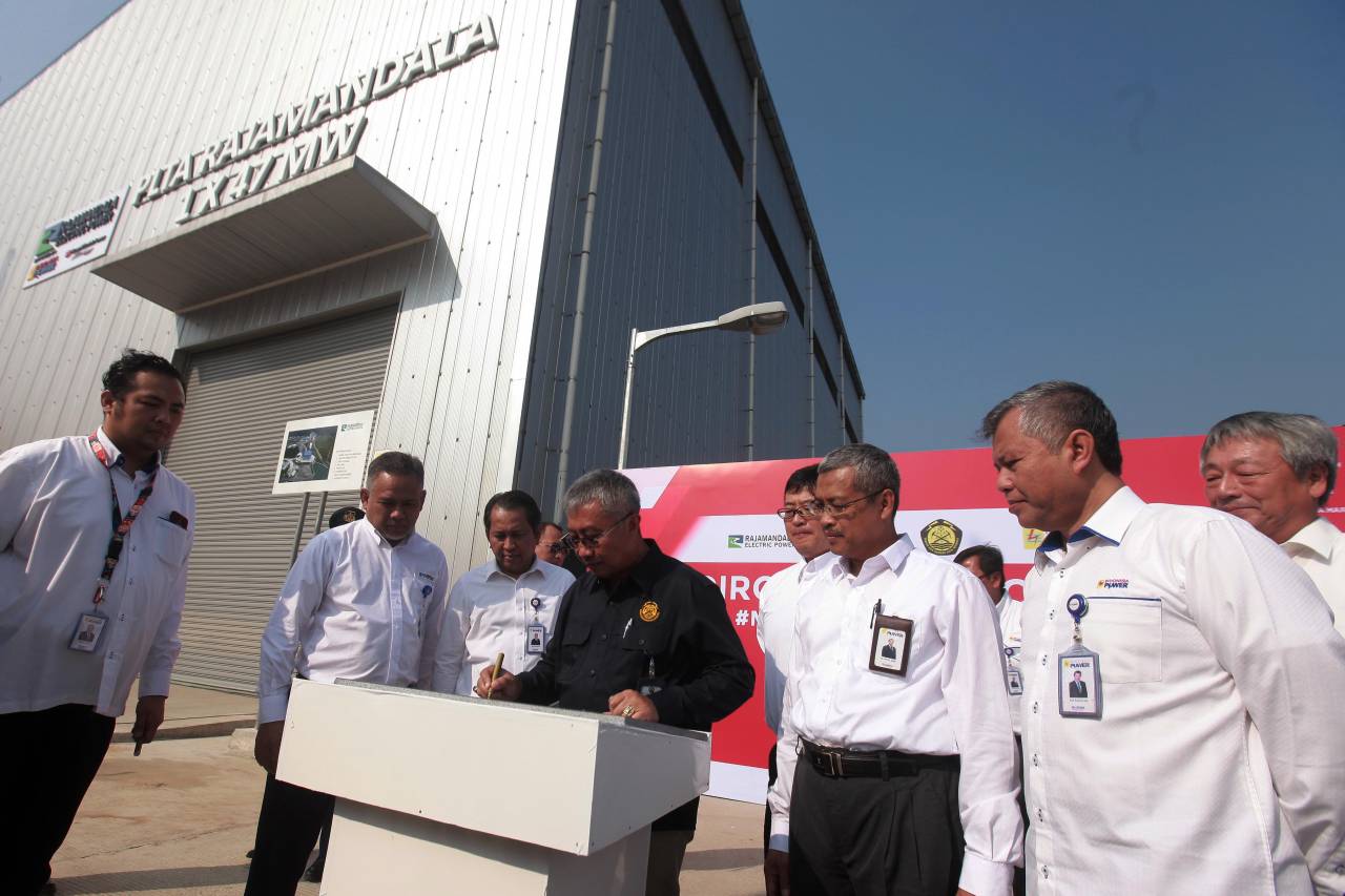 Upacara Bendera Peringatan...