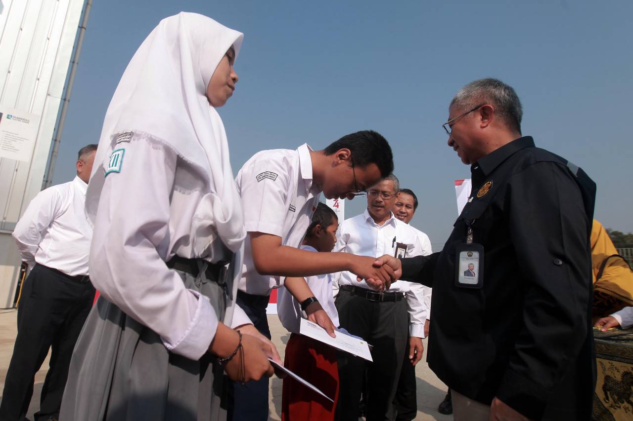 Upacara Bendera Peringatan...