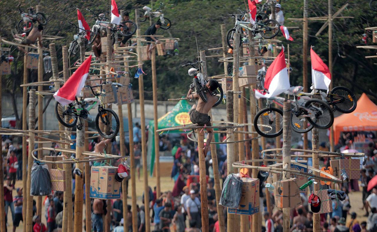Lombat Panjang Pinang...