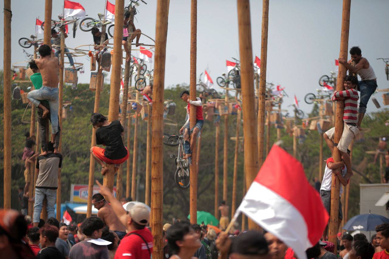Lombat Panjang Pinang...
