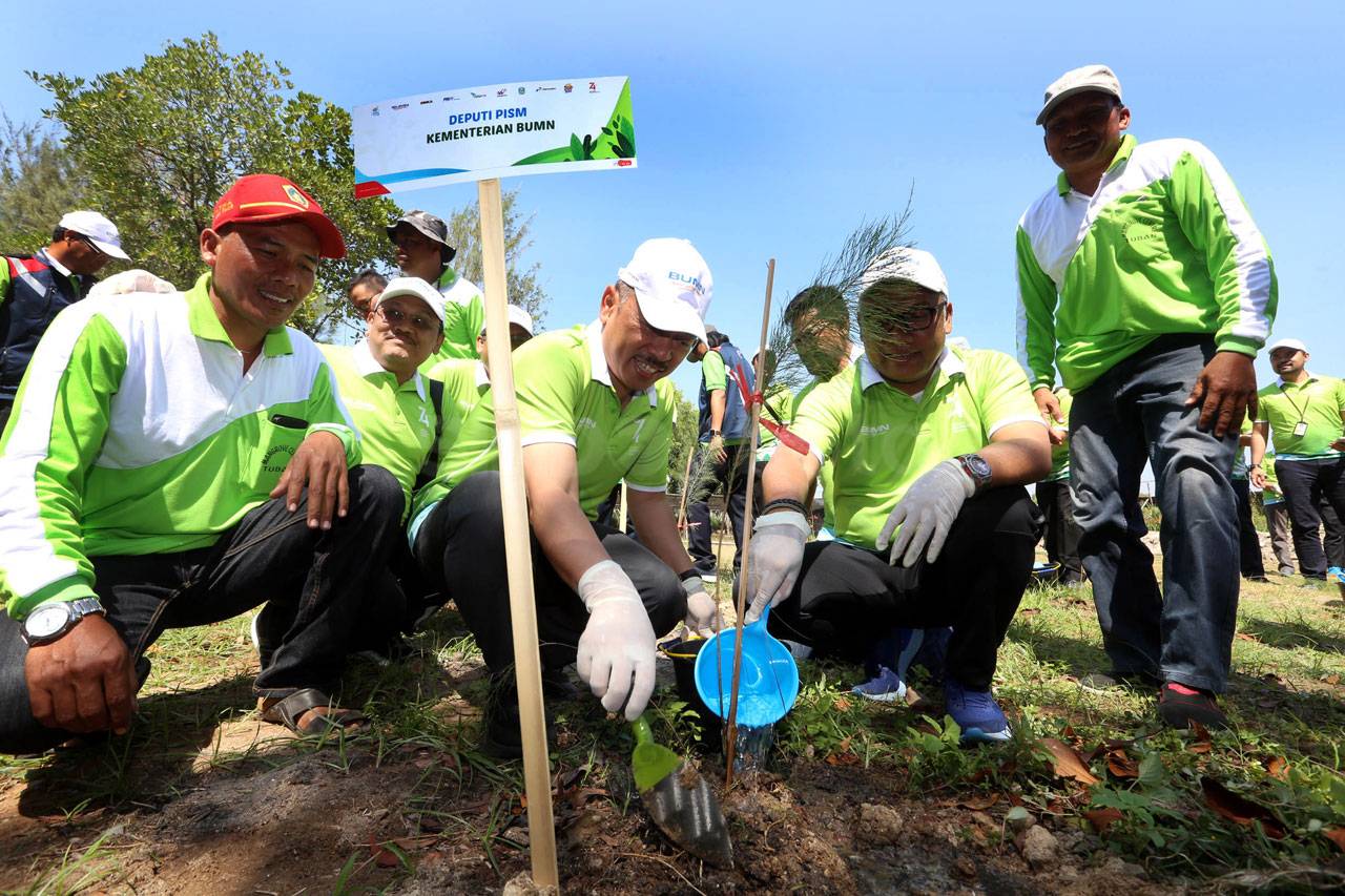 Meriahkan HUT Ke-74...