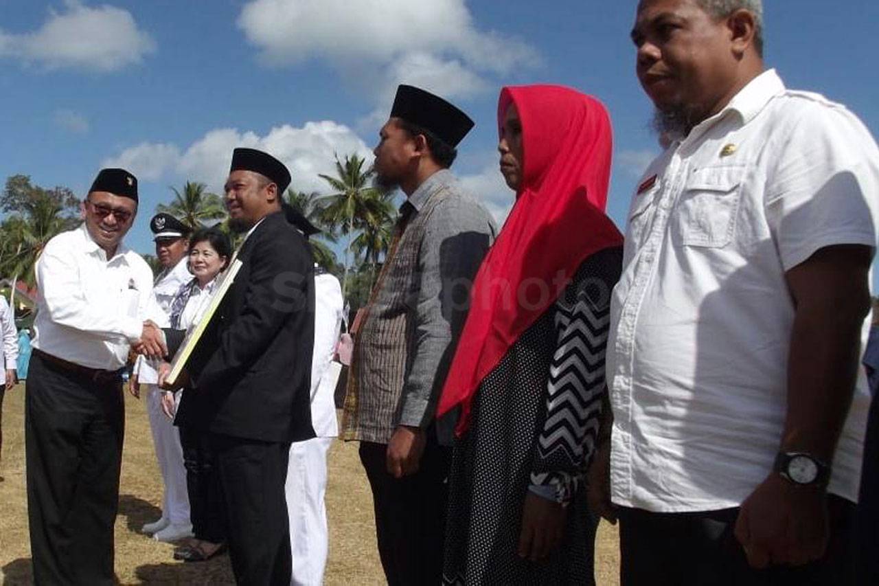 Rayakan HUT RI, Semen...