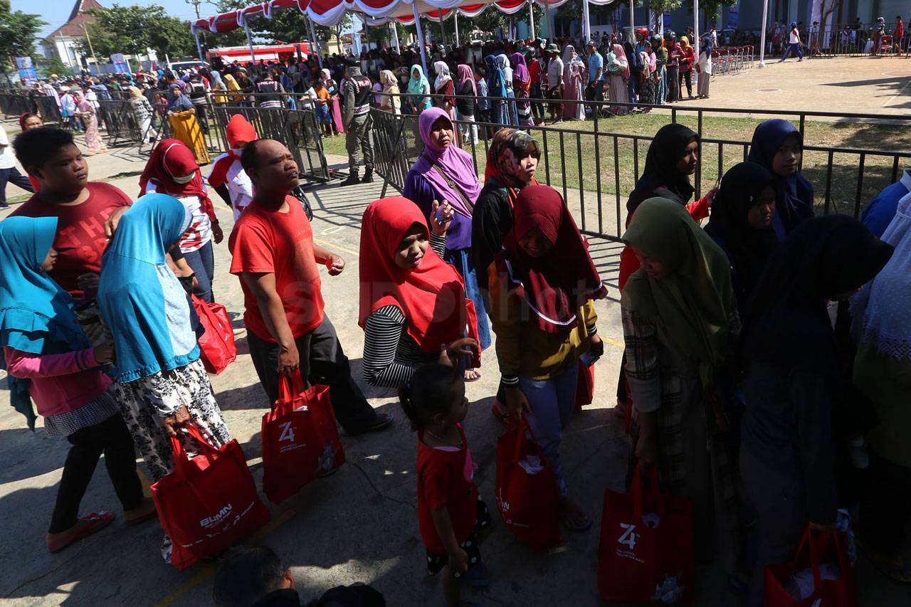Ribuan Warga Tuban Serbu...