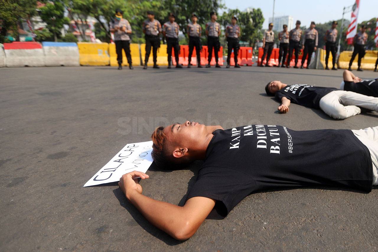 Aktivis Gelar Aksi #BersihkanIndonesia...