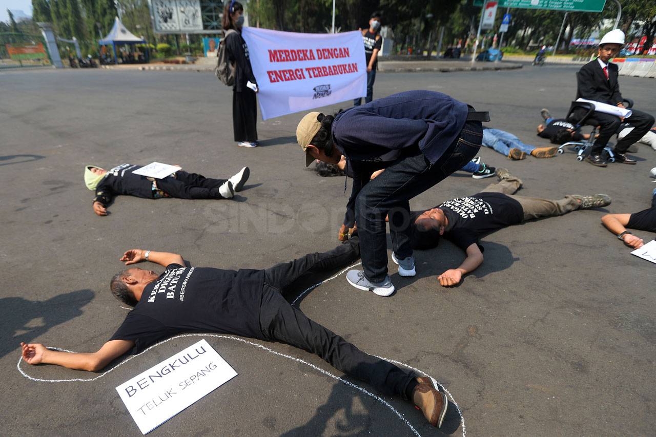 Aktivis Gelar Aksi #BersihkanIndonesia...