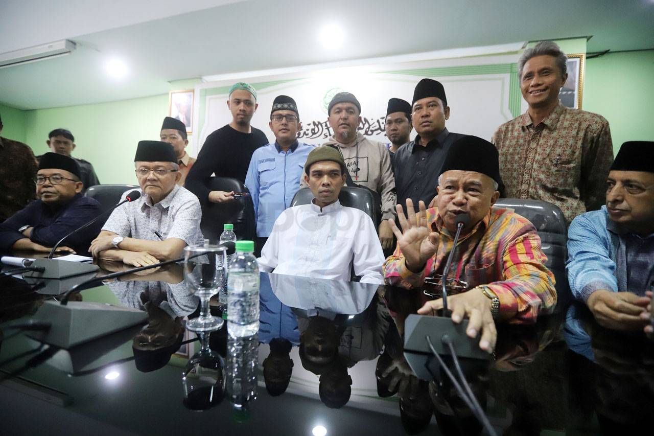 Penuhi Panggilan MUI,...
