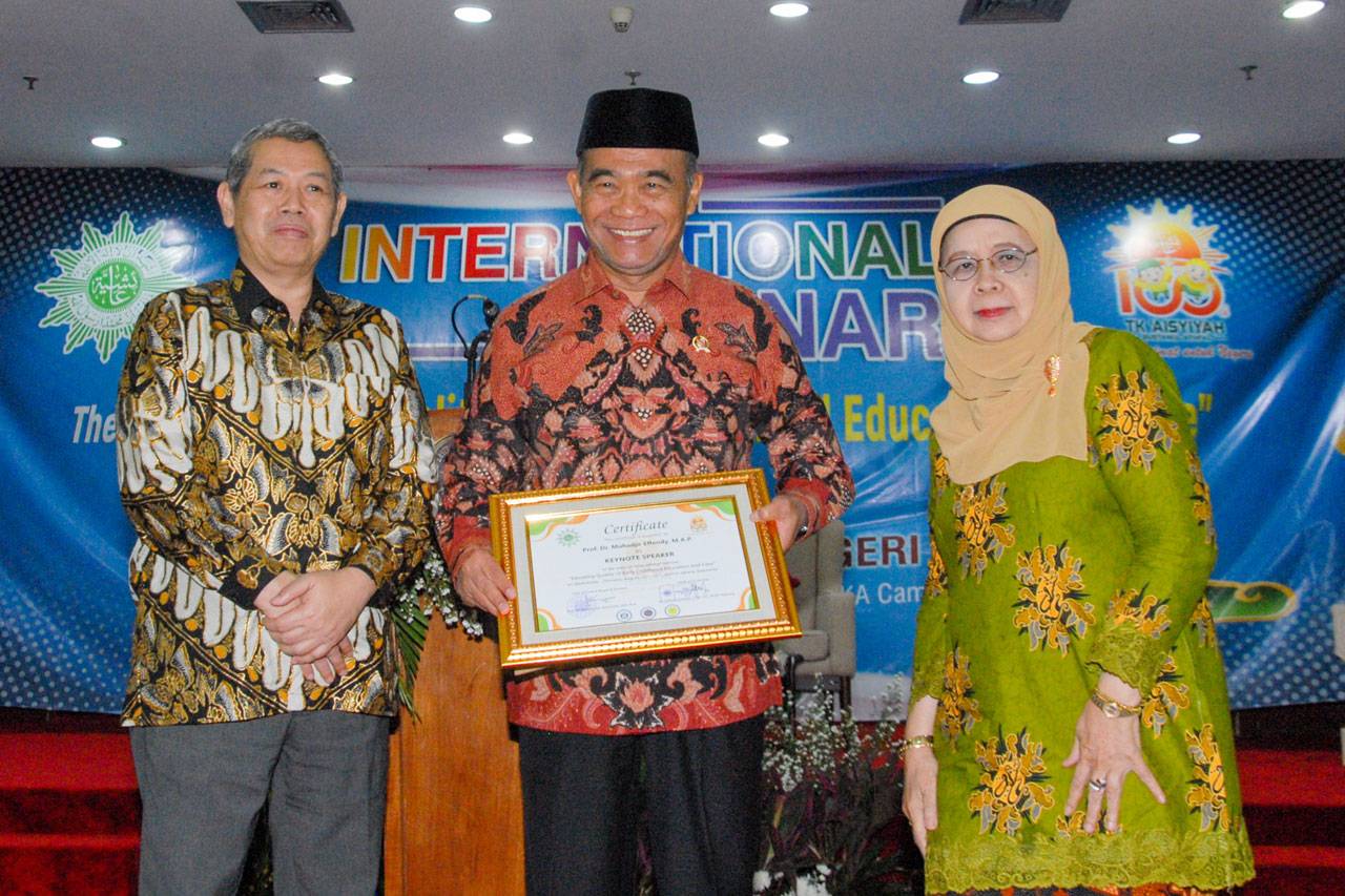 Peringatan 100 Tahun...