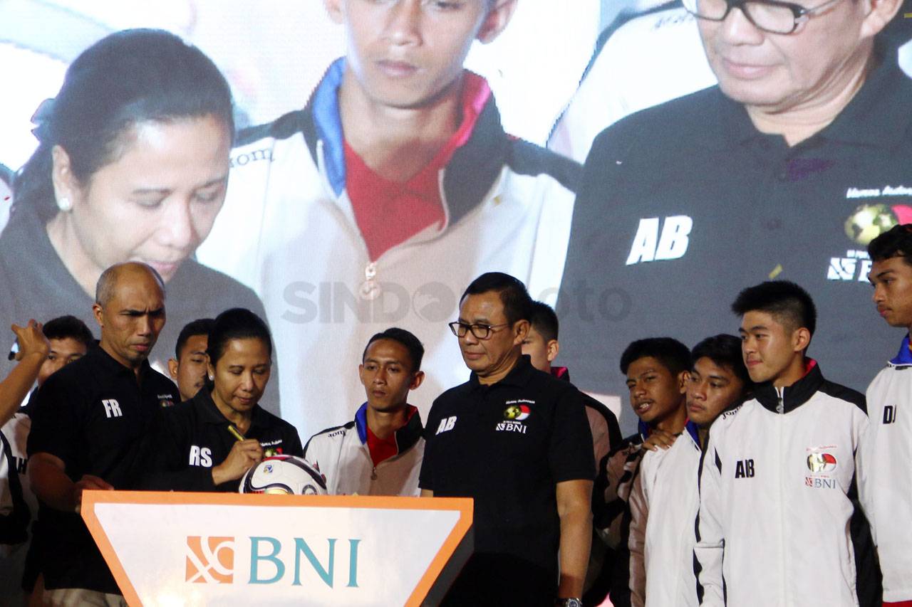 Menteri BUMN Lepas Tim...