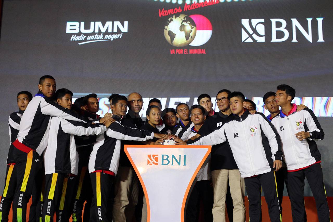 Menteri BUMN Lepas Tim...