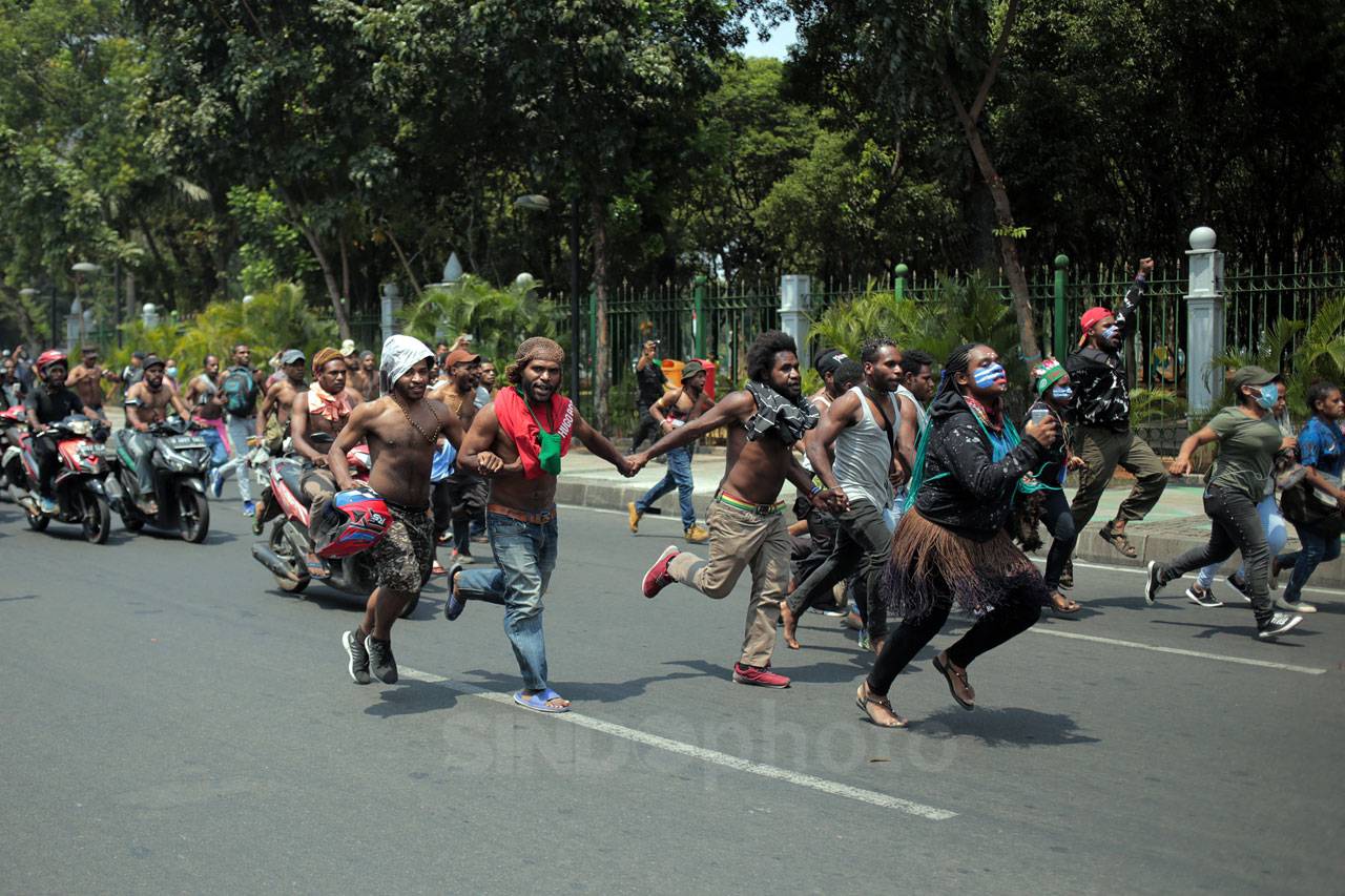 Mahasiswa Papua Gelar...