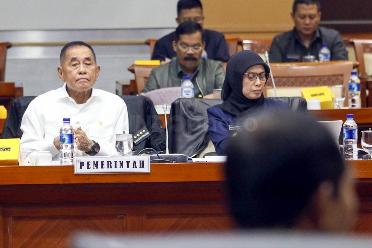 Menhan Raker dengan...