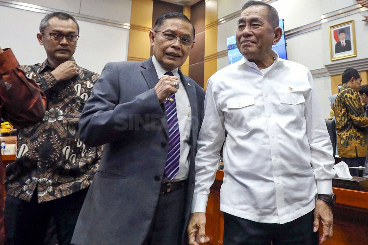 Menhan Raker dengan...